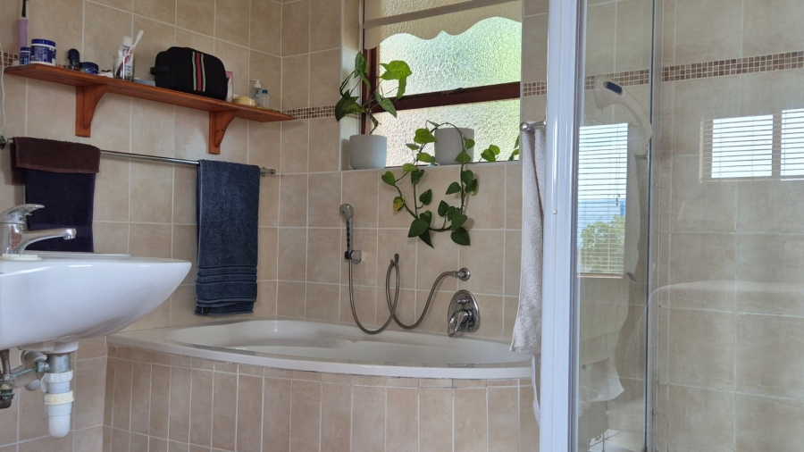 3 Bedroom Property for Sale in Stilbaai Wes Western Cape